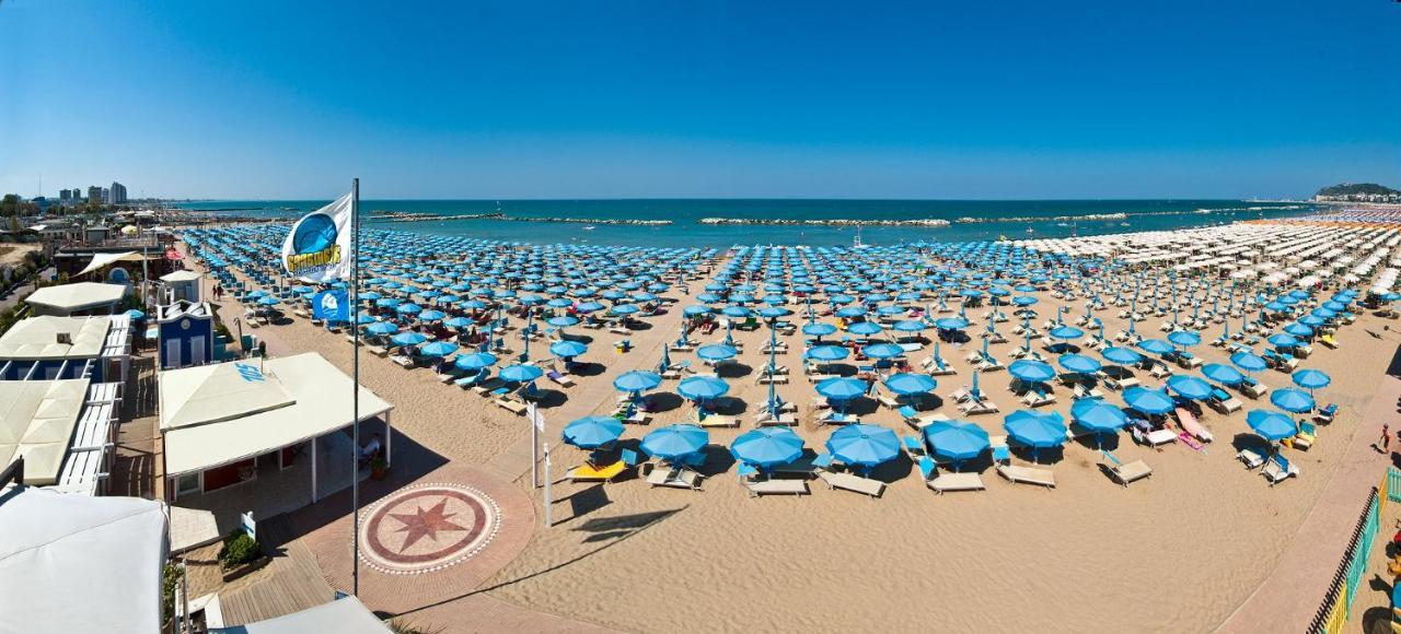 Hotel Panorama Каттолика Экстерьер фото